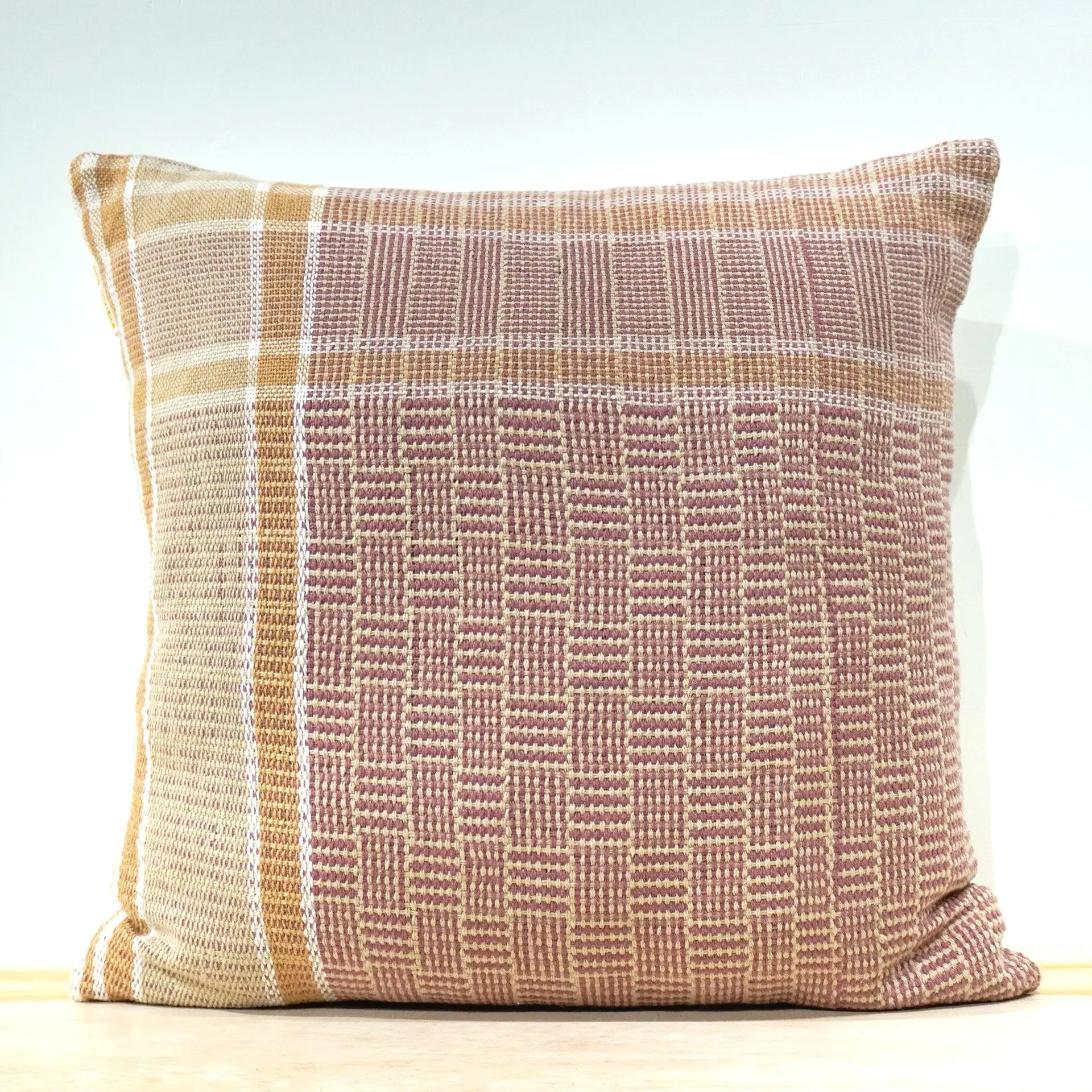 WOVEN CUSHION