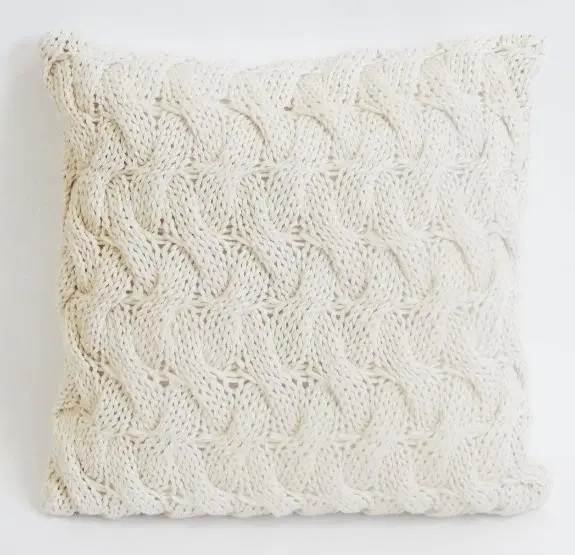 KNITTED CUSHION