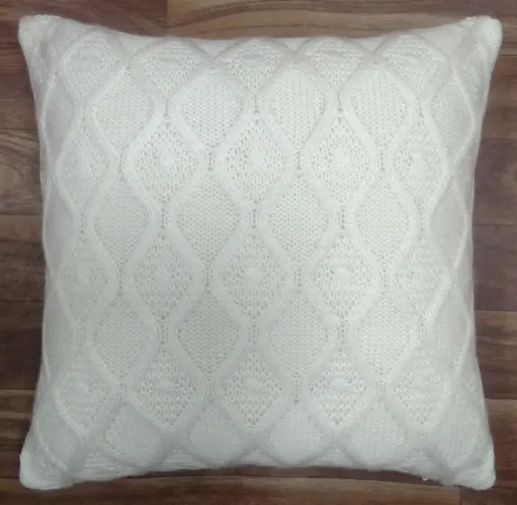 KNITTED CUSHION