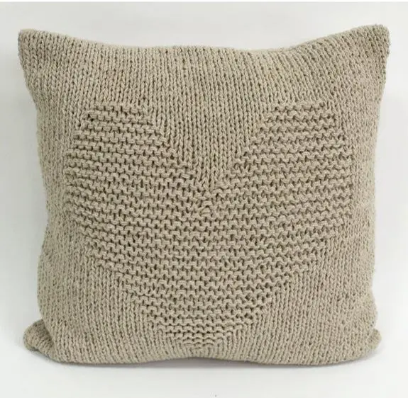 KNITTED CUSHION