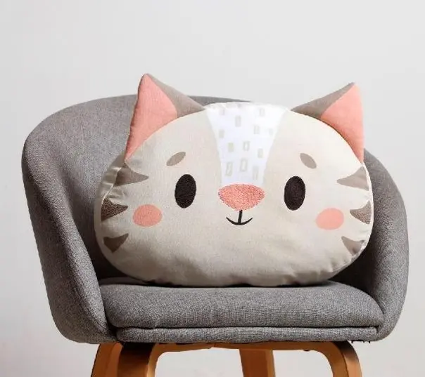 SHAPED CUSHION